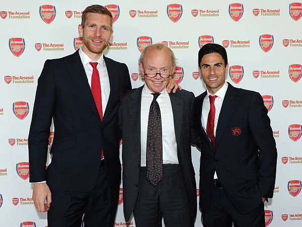 Per Mertesacker dan Mikel Arteta
