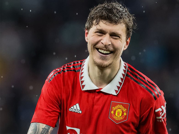 Bek Manchester United, Victor Lindelof.