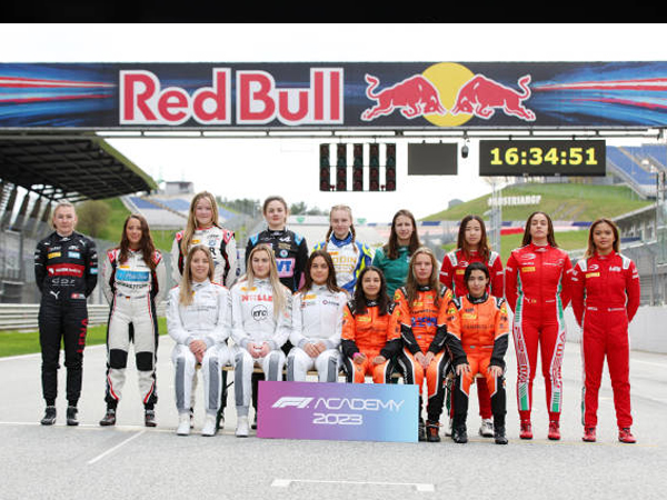 Butuh Waktu Panjang Bagi Wanita untuk Membalap di F1