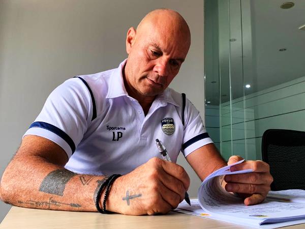 Pelatih kiper Persib, Luizinho Passos