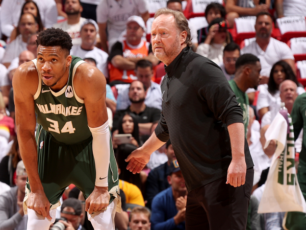 Giannis Antetokounmpo dipercaya jadi faktor utama pemecatan Mike Budenholzer.