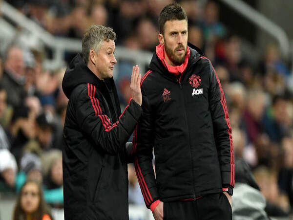 Ole Gunnar Solskjaer menjagokan Michael Carrick untuk menjadi manajer masa depan Manchester United / via AP Photo