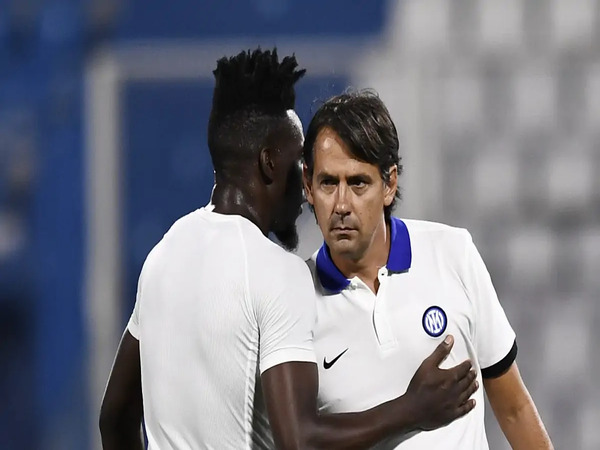 CEO Inter Milan yaitu Beppe Marotta, memastikan bahwa manajer Simone Inzaghi dan kiper Andre Onana tidak ke mana-mana untuk musim 2023/24 / via Getty Images