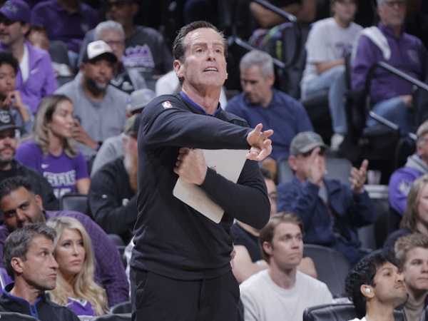 Kenny Atkinson masuk kandidat jadi pelatih Milwaukee Bucks. (Images: Getty)
