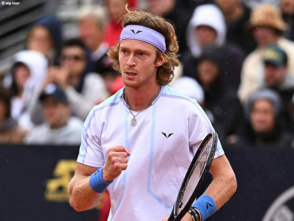Hujan Tak Hentikan Andrey Rublev Meluncur Ke Babak Ketiga Di Roma