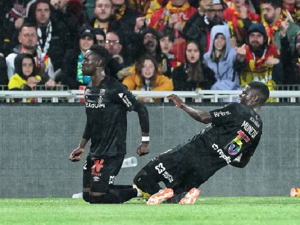 Folarin Balogun mencetak gol untuk Reims