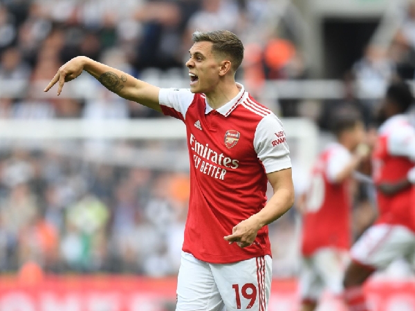 Leandro Trossard akan menghadapi Brighton dalam seragam Arsenal