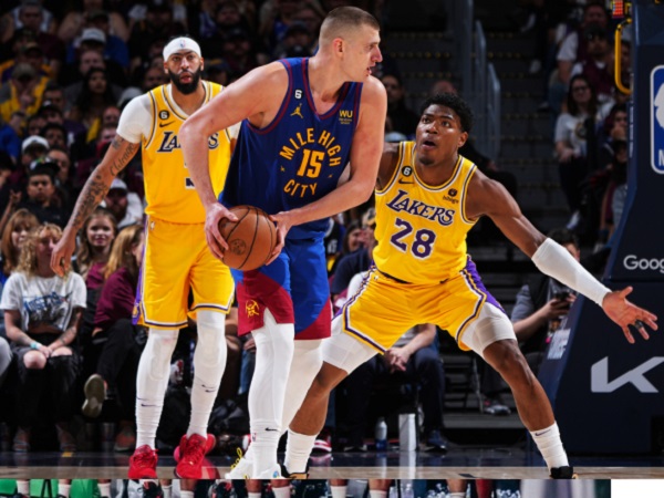 Anthony Davis Bahas Keberhasilan Hachimura Jaga Jokic