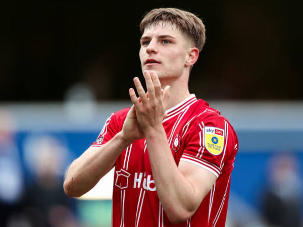 Liverpool Menaruh Minat Pada Pemain Muda Terbaik Championship