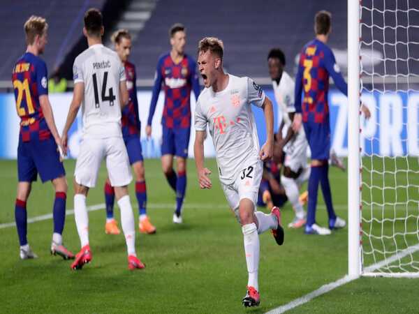 Joshua Kimmich tidak berminat untuk pindah ke Barcelona dan menggantikan posisi kapten Blaugrana yaitu Sergio Busquets / via Getty Images