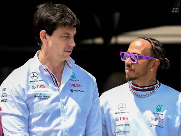 Terlalu Dekat, Toto Wolff Tidak Nyaman Bahas Kontrak dengan Lewis Hamilton