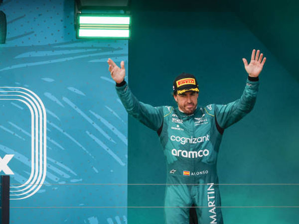 Bukan Lewis Hamilton dan Max Verstappen, Alonso Pembalap Terlengkap di F1