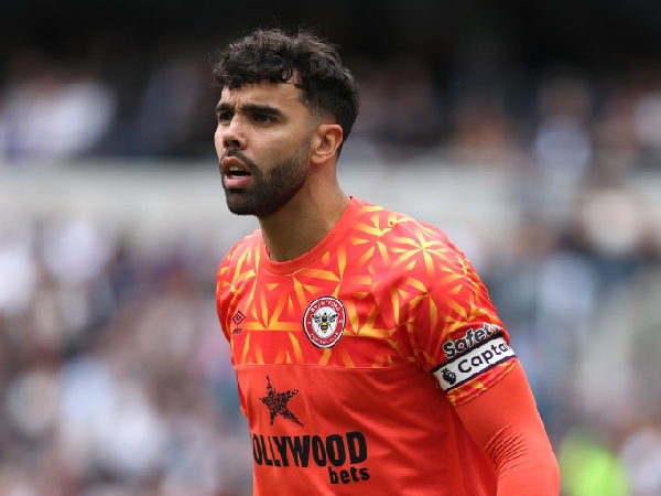 Chelsea mengidentifikasi penjaga gawang Brentford, David Raya