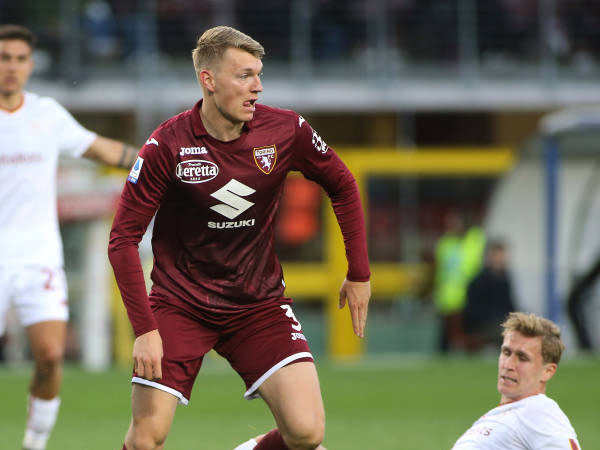 Ditaksir Liverpool, Perr Schuurs Buka Opsi Tinggalkan Torino