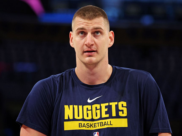 Nikola Jokic tak mau pusingkan soal pemilihan gelar MVP lagi.