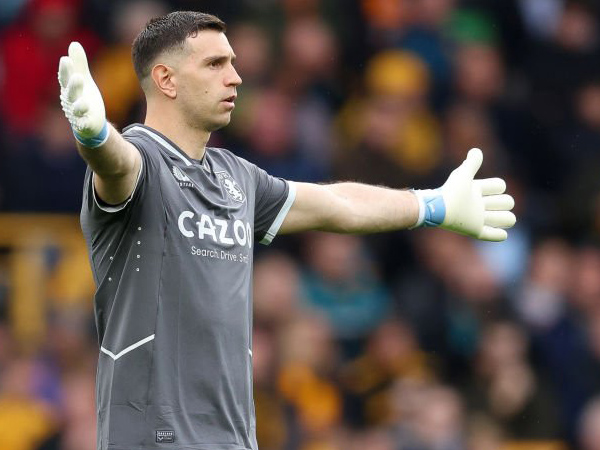 Kiper Aston Villa, Emiliano Martinez.