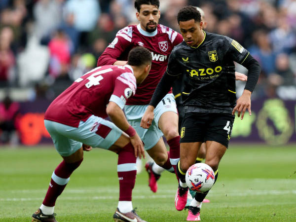 Jacob Ramsey Menangkan Penghargaan Academy Graduate Premier League