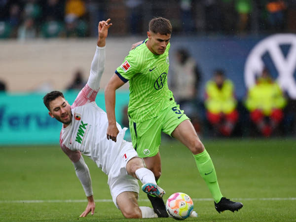 Liverpool Tertarik Datangkan Bek Wolfsburg, Micky van de Ven