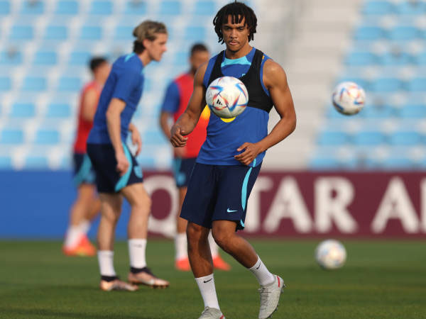 Penampilan Kian Membaik, Timnas Inggris Panggil Lagi Trent Alexander-Arnold