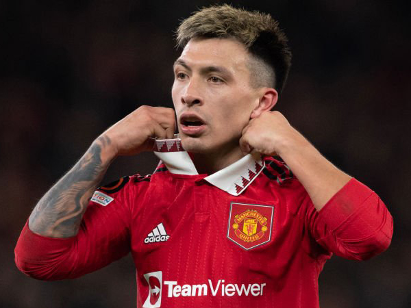 Bek Manchester United, Lisandro Martinez.