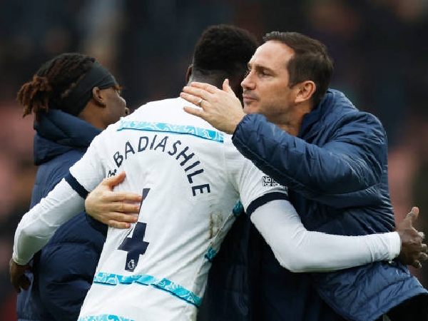 Benoit Badiashile mengalami cedera hamstring