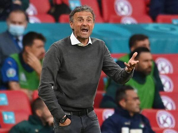 Napoli serius mengejar tanda tangan Luis Enrique untuk menggantikan manajer tim saat ini yaitu Luciano Spalletti / via Getty Images