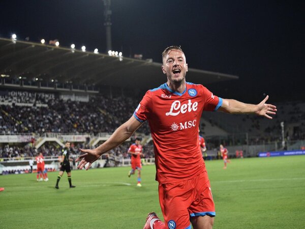 Amir Rrahmani sepakat untuk memperpanjang kontraknya bersama Napoli hingga 30 Juni 2027 / via Getty Images
