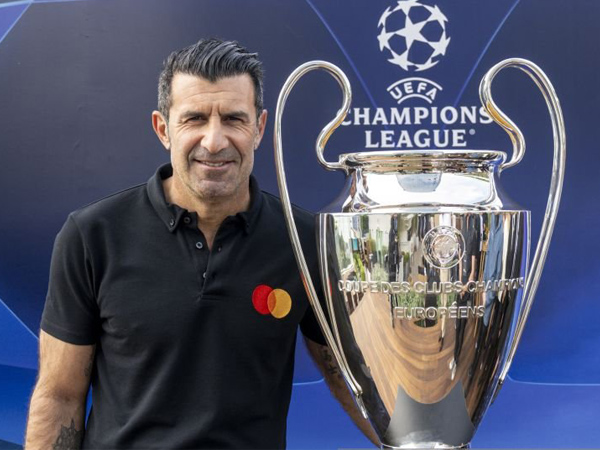 Legenda sepak bola Portugal, Luis Figo.