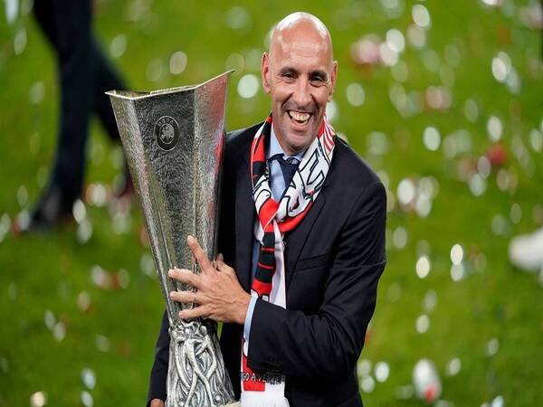 Direktur Olahraga Sevilla yakni Monchi, mengakui kegagalannya saat bekerja untuk AS Roma di tahun 2017 hingga 2019 / via AFP