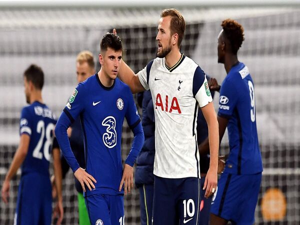 Harry Kane dan Mason Mount menjadi dua pemain yang santer diberitakan menjadi buruan utama Manchester United di bursa transfer musim panas 2023 / via Getty Images