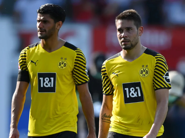 Raphael Guerreiro  dan Mahmoud Dahoud tinggalkan Borussia Dortmund musim panas ini setelah kontraknya berakhir