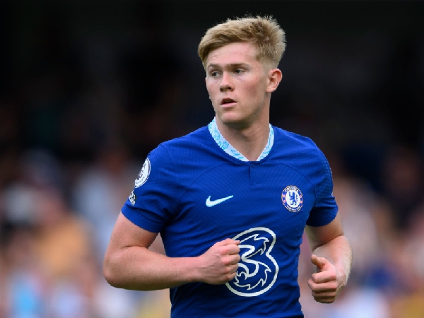 Crystal Palace tertarik dengan bek kiri Chelsea, Lewis Hall