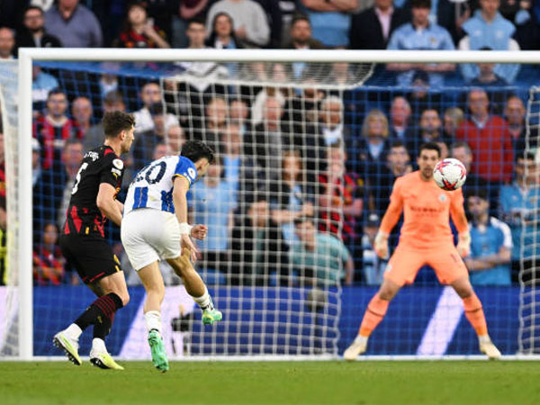 Julio Enciso Lebih Terkesan dengan Golnya ke Gawang Manchester City