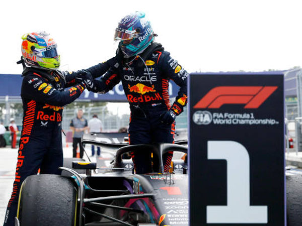 Belum Terlambat Bagi Sergio Perez Akui Bahwa Max Verstappen Lebih Baik