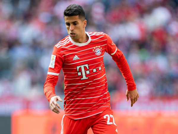 Bek sayap Manchester City, Joao Cancelo.