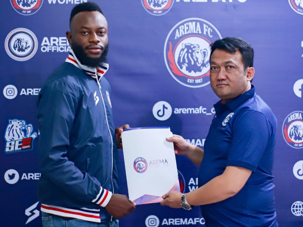 Penyerang anyar Arema FC, Charles Lokolingoy