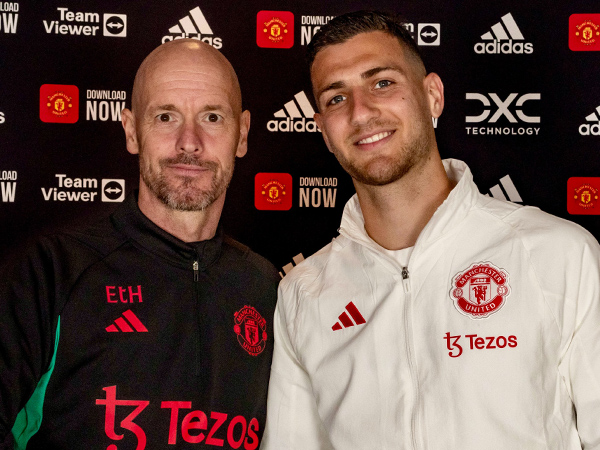 Bek sayap Manchester United, Diogo Dalot.