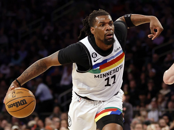 Los Angeles Lakers berminat datangkan Naz Reid.