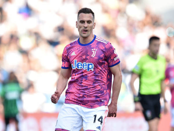 Promosi ke Liga Premier, Burnley Langsung Incar Arkadiusz Milik