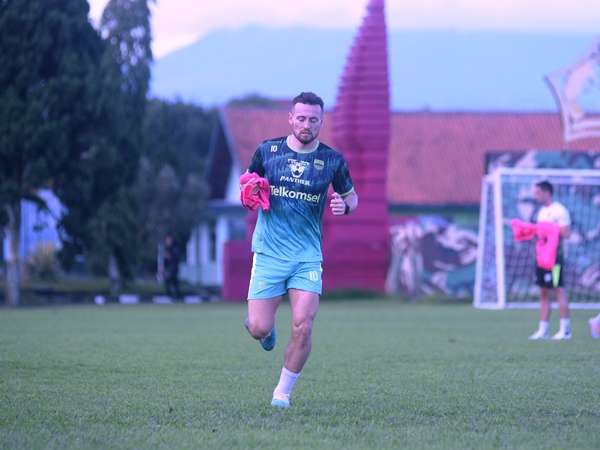 Gelandang Persib, Marc Klok