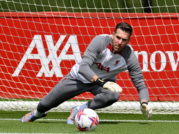 Adrian Konfirmasi Dapat Kontrak Baru dari Liverpool