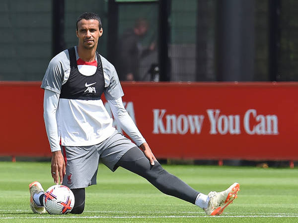 Jamie Carragher Desak Liverpool Jual Joel Matip