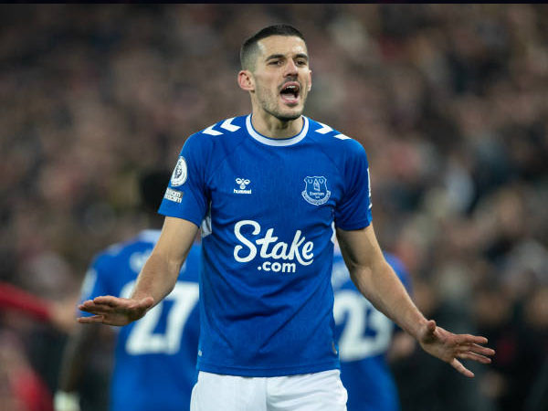 Tidak Dipermanenkan Everton, Conor Coady Kembali ke Wolves
