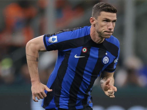 Bek sayap Inter Milan, Robin Gosens.