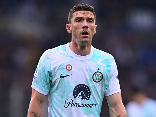 Bek sayap Inter Milan, Robin Gosens.