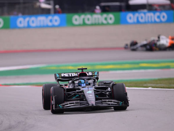 Terlibat Insiden, George Russell dan Mercedes Dapat Peringatan Keras