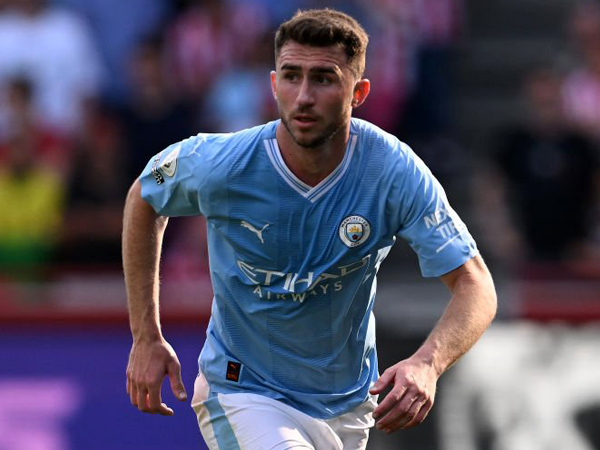 Bek tengah Manchester City, Aymeric Laporte.