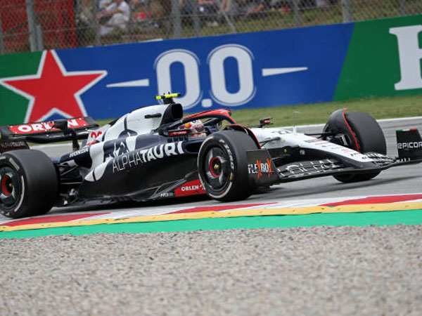 Terlibat Insiden dengan Zhou Guanyu, Yuki Tsunoda Kecam Keputusan Penalti