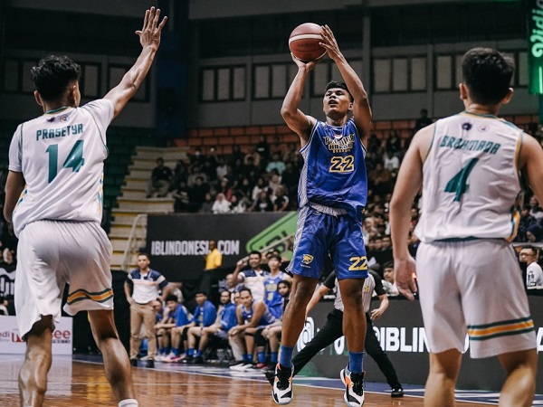 Kemenangan Prawira Bandung atas Satya Wacana buat David Singleton puas.