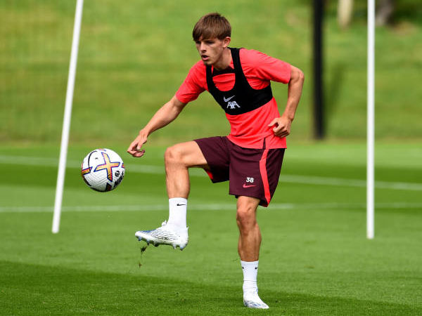 Liverpool Bulatkan Tekad untuk Jual Leighton Clarkson
